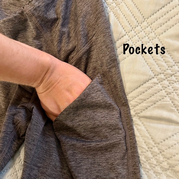 Women’s Dark Gray Leggings with Pockets, Size Medium - Picture 3 of 6